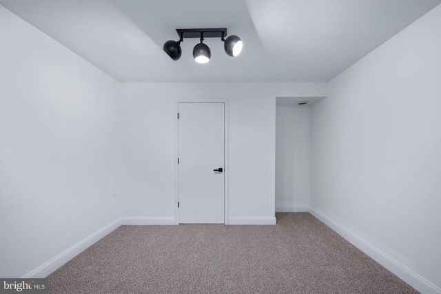 1 WALTER CIR, Fredericksburg, VA 22405