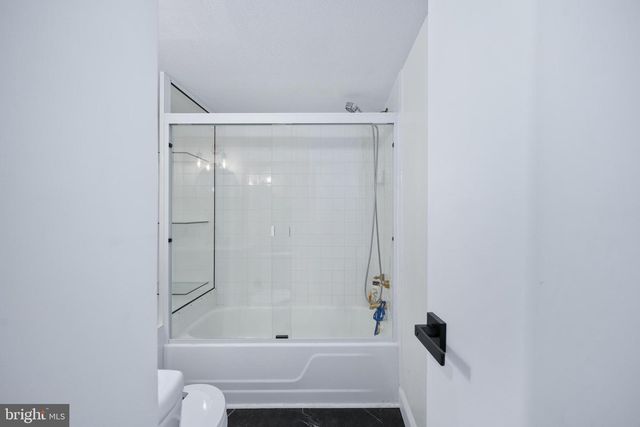 1 WALTER CIR, Fredericksburg, VA 22405