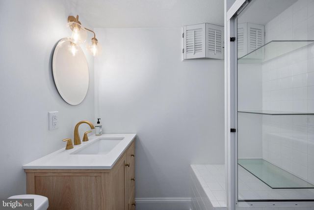 1 WALTER CIR, Fredericksburg, VA 22405