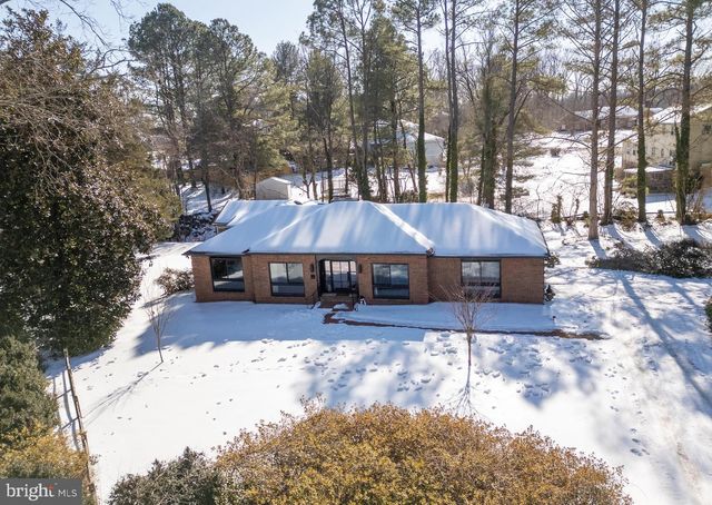 1 WALTER CIR, Fredericksburg, VA 22405