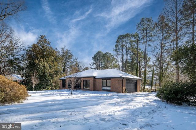 1 WALTER CIR, Fredericksburg, VA 22405