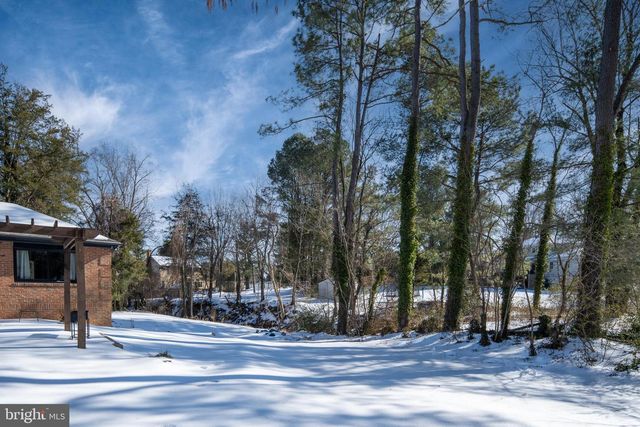 1 WALTER CIR, Fredericksburg, VA 22405