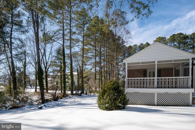 1 WALTER CIR, Fredericksburg, VA 22405