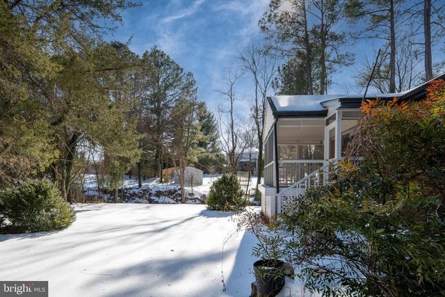 1 WALTER CIR, Fredericksburg, VA 22405