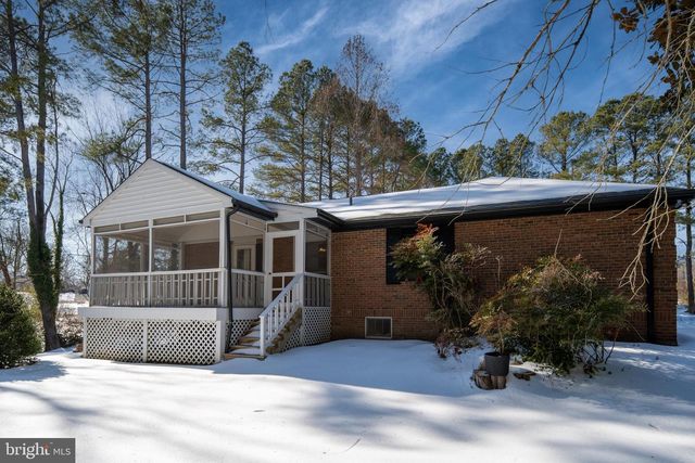 1 WALTER CIR, Fredericksburg, VA 22405