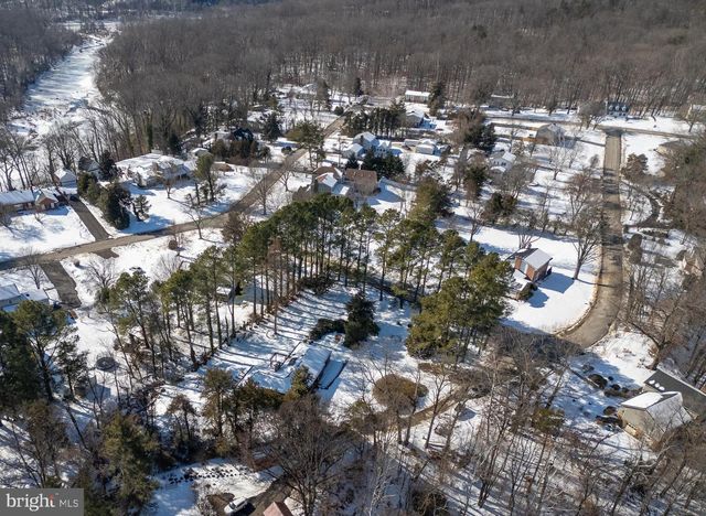 1 WALTER CIR, Fredericksburg, VA 22405