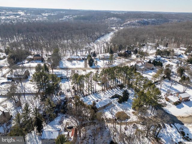 1 WALTER CIR, Fredericksburg, VA 22405