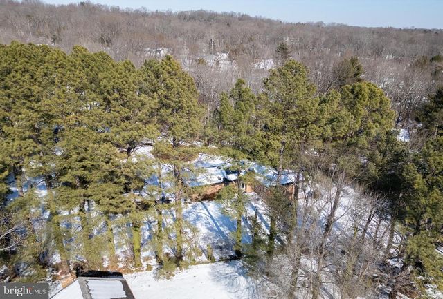 1 WALTER CIR, Fredericksburg, VA 22405