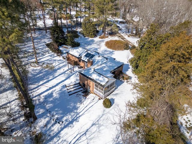 1 WALTER CIR, Fredericksburg, VA 22405