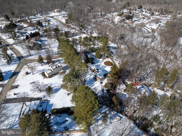 1 WALTER CIR, Fredericksburg, VA 22405