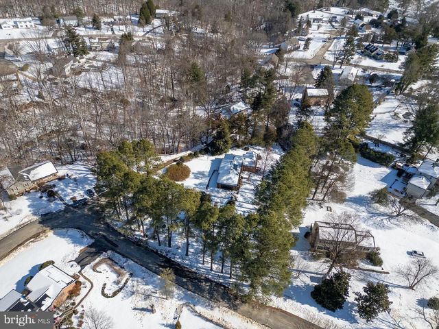 1 WALTER CIR, Fredericksburg, VA 22405