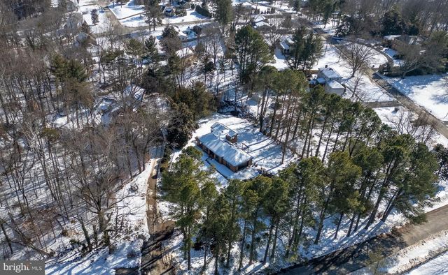 1 WALTER CIR, Fredericksburg, VA 22405