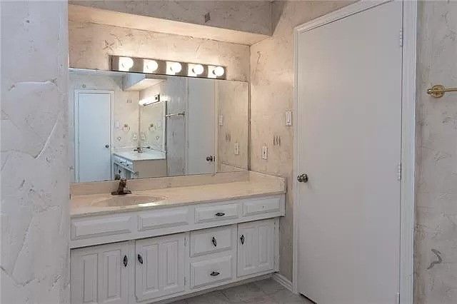 16209 Havenglen Drive, Dallas, TX 75248