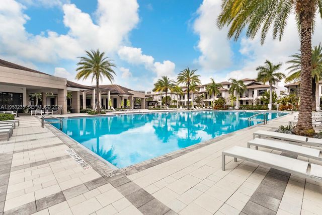 4740 NW 84th Court 38, Doral, FL 33166