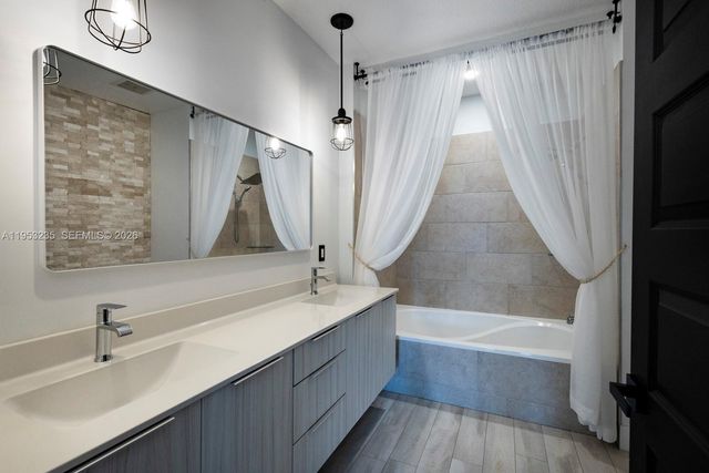 4740 NW 84th Court 38, Doral, FL 33166