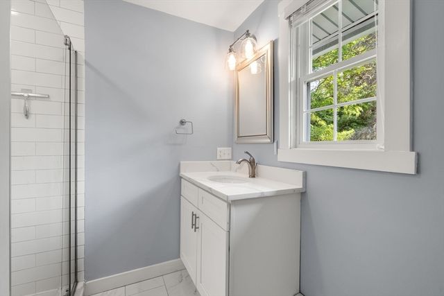 164 East Main St, Hopkinton, MA 01748