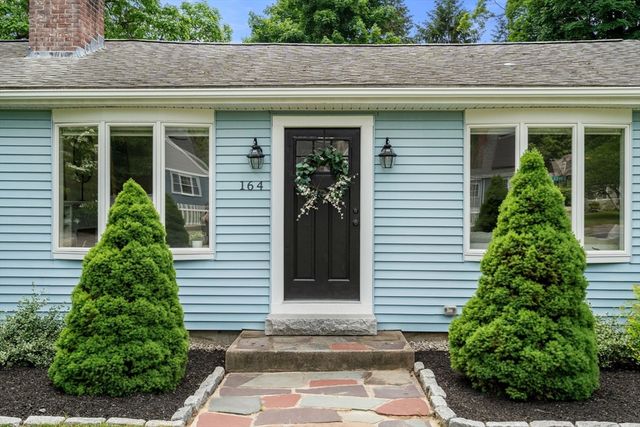 164 East Main St, Hopkinton, MA 01748