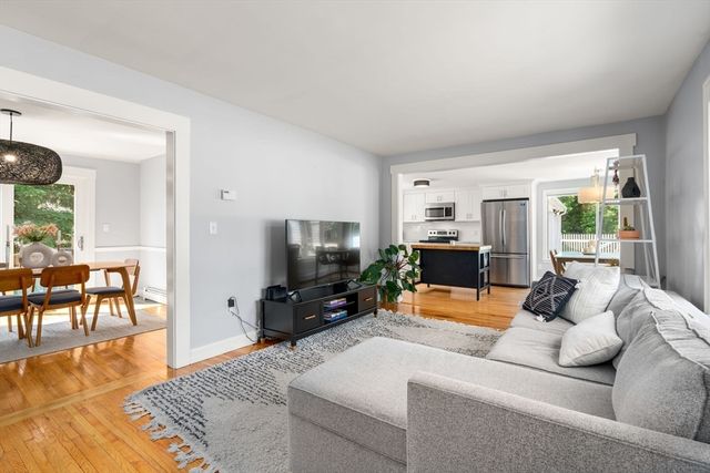 164 East Main St, Hopkinton, MA 01748