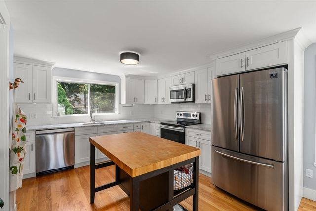 164 East Main St, Hopkinton, MA 01748