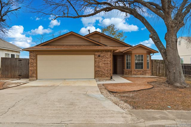 905 Meadow Br, Converse, TX 78109