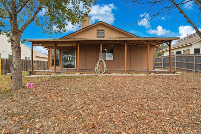 905 Meadow Br, Converse, TX 78109
