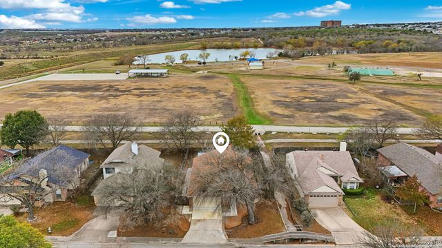 905 Meadow Br, Converse, TX 78109