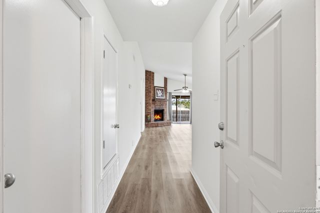 905 Meadow Br, Converse, TX 78109