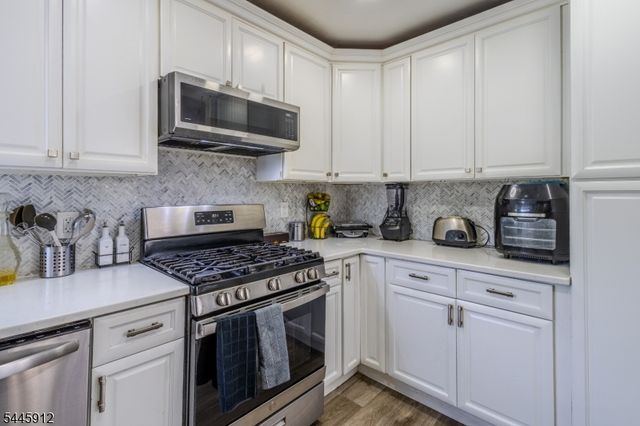 113 S Mckinley Ave, Woodbridge Twp., NJ 08830