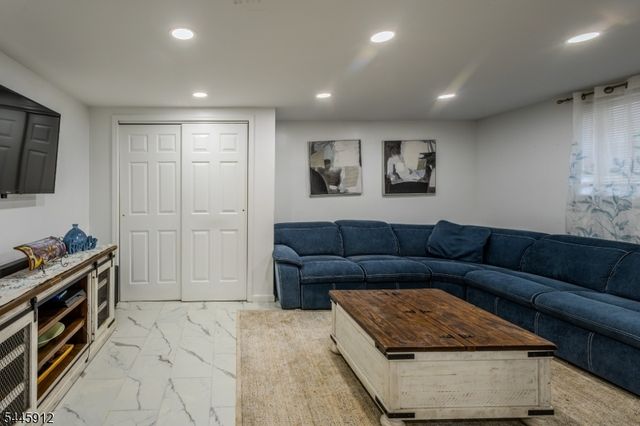 113 S Mckinley Ave, Woodbridge Twp., NJ 08830