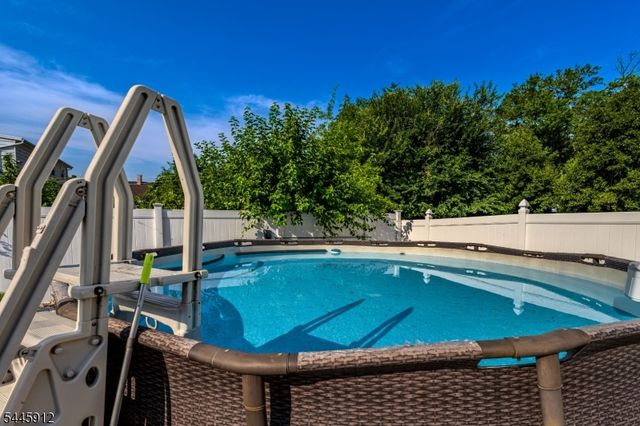 113 S Mckinley Ave, Woodbridge Twp., NJ 08830