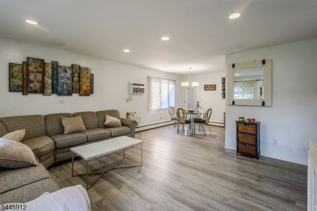 113 S Mckinley Ave, Woodbridge Twp., NJ 08830