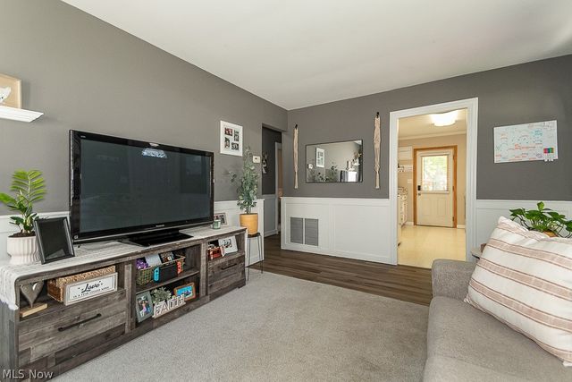 9017 Woodridge Lane, Mentor, OH 44060