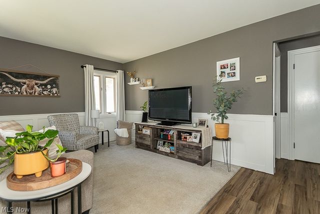 9017 Woodridge Lane, Mentor, OH 44060
