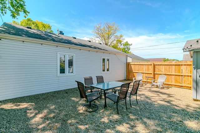 9017 Woodridge Lane, Mentor, OH 44060