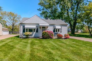 9017 Woodridge Lane, Mentor, OH 44060