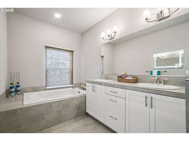 11574 Sw BARBER St, Wilsonville, OR 97070
