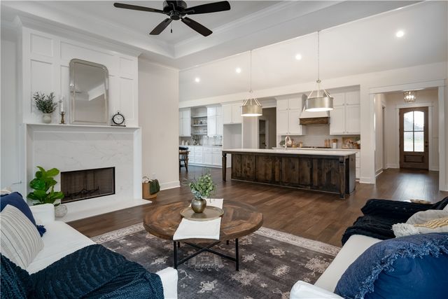 4752 Coral River, College Station, TX 77845