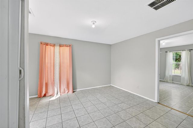 204 Taylor ST, Hutto, TX 78634