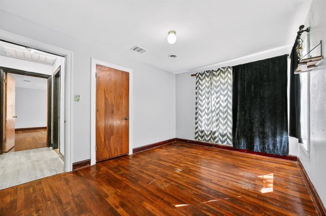 204 Taylor ST, Hutto, TX 78634