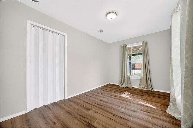 204 Taylor ST, Hutto, TX 78634