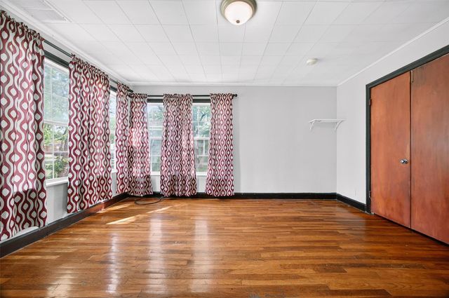 204 Taylor ST, Hutto, TX 78634