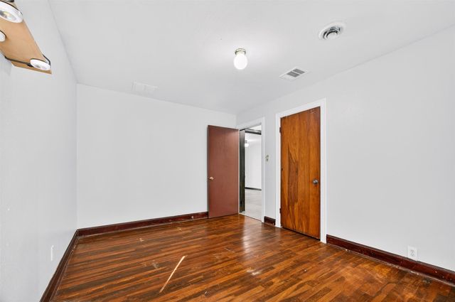 204 Taylor ST, Hutto, TX 78634