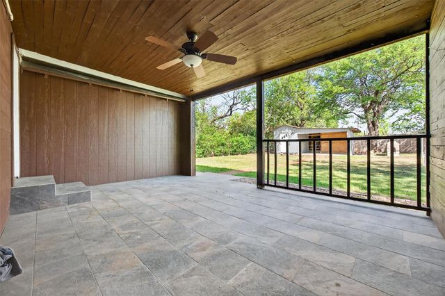 204 Taylor ST, Hutto, TX 78634