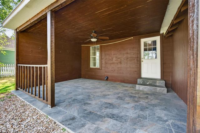 204 Taylor ST, Hutto, TX 78634