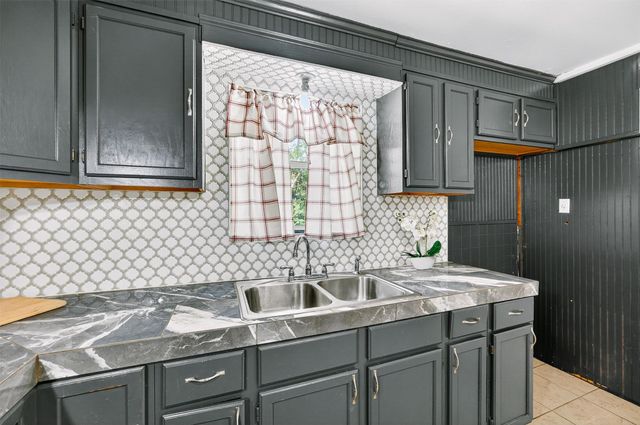 204 Taylor ST, Hutto, TX 78634