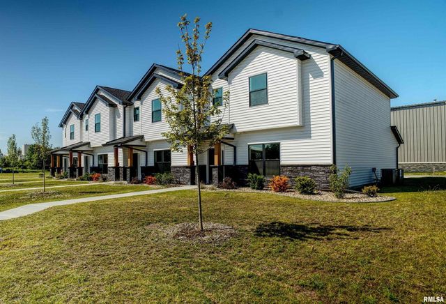 1006 S 4TH Street, Clinton, IA 52732