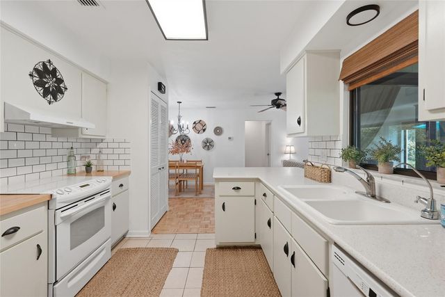 2267 SW 43RD PLACE, Gainesville, FL 32608