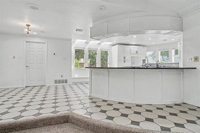 306 NW 33rd Pl, Lawton, OK 73505