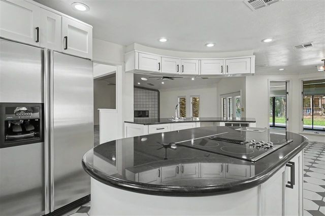 306 NW 33rd Pl, Lawton, OK 73505