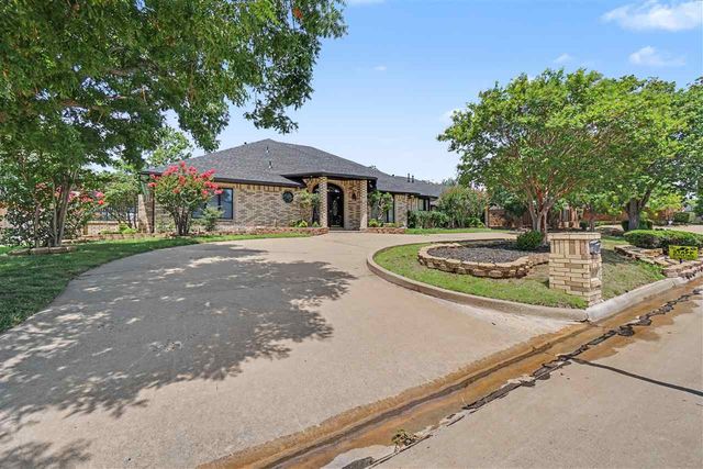 306 NW 33rd Pl, Lawton, OK 73505